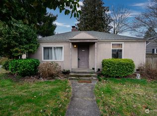 10861 Crestwood Dr S, Seattle, WA