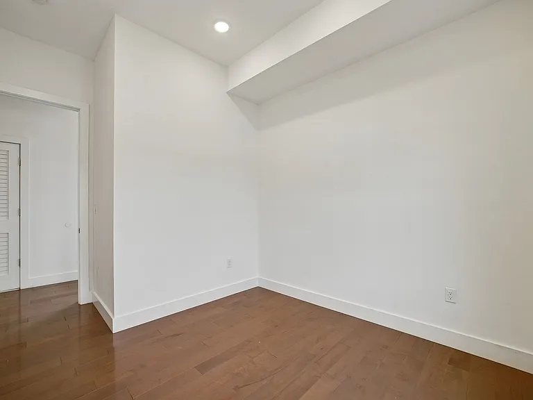 46 Carlton Ave #B — Photo 15