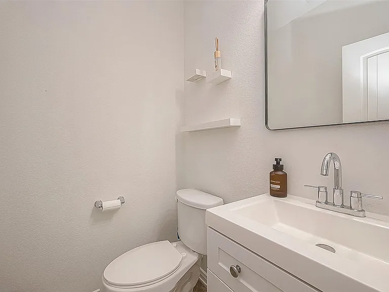 8722 Adrienne Dr — Photo 21