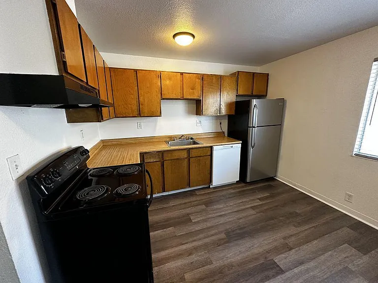 1600 Sycamore Dr #1 — Photo 4