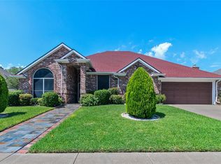 2705 Fox Glenn Ct, Hurst, TX 76054