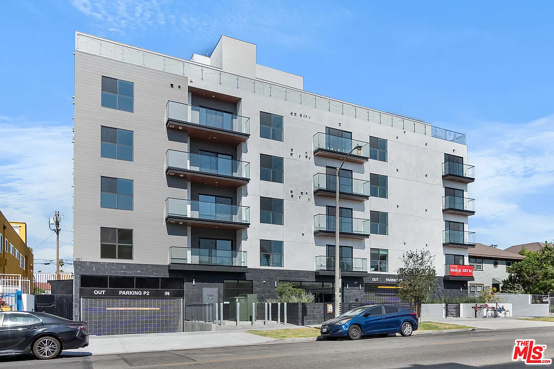 2 bed, 2.0 bath, 1063 sqft, $676 — Photo 1
