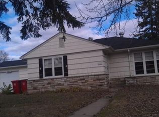 1300 90th St W, Bloomington, MN 55420