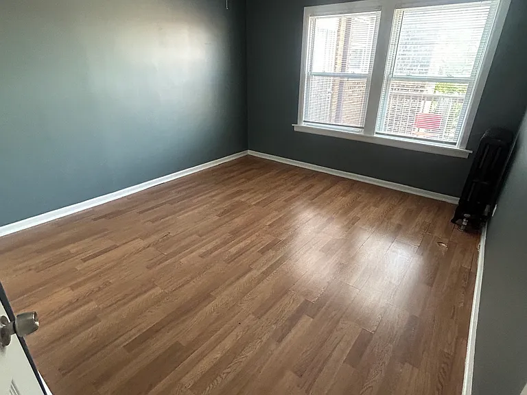 2421 W 60th St #2 — Photo 8