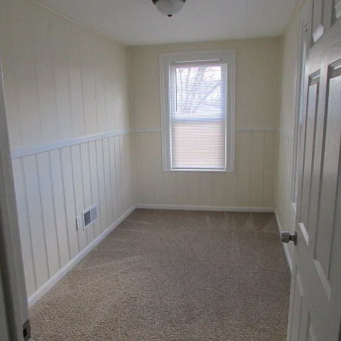 23540 Glenbrook St — Photo 5