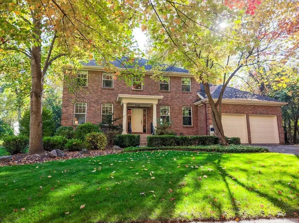 2746 Beechwood Dr SE, East Grand Rapids, MI 49506