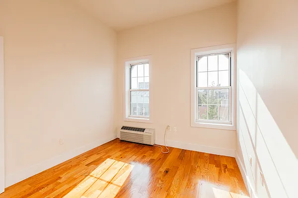 Rented by Nooklyn NYC LLC | media 13