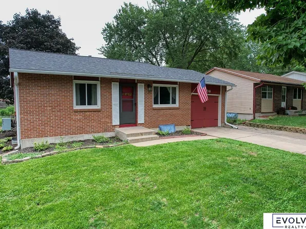 6206 Inverness Rd, Lincoln, NE 68512