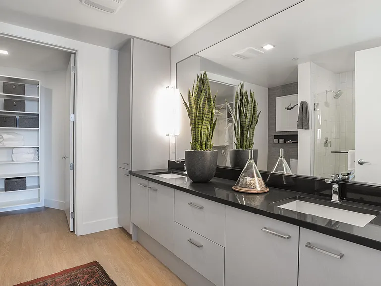 Shift Apartments — Photo 6