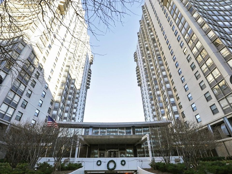 2nd image of 5701 N Sheridan Rd APT 12D