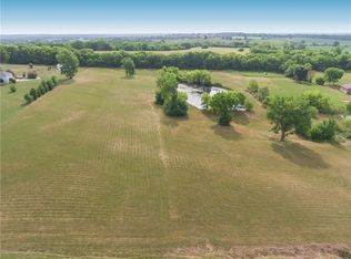 22117 S Walnut Bluff Rd, Pleasant Hill, MO 64080