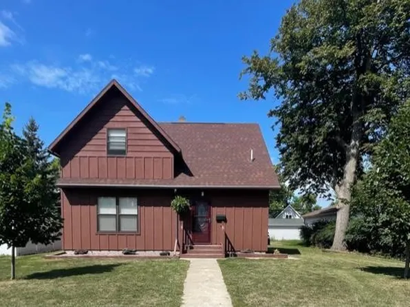 413 E Wyoming St, Redwood Falls, MN 56283