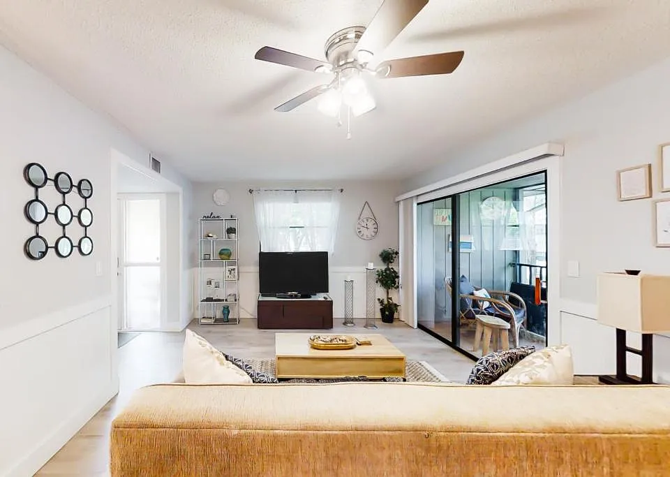 2 Tarragona Ct
