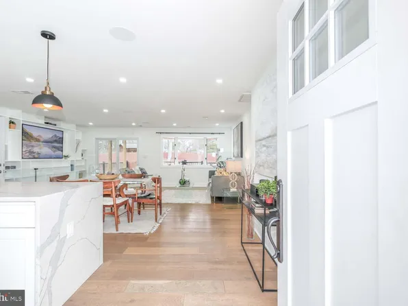 13300 Cleveland Ln, Fort Washington, MD 20744