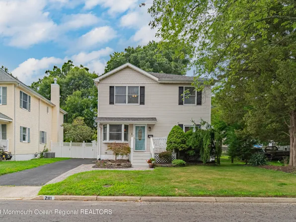 281 E End Avenue, Belford, NJ 07718