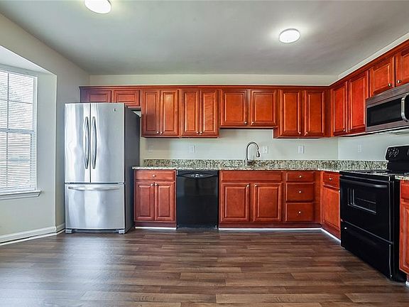 2nd image of 3838 Meadow Creek Dr