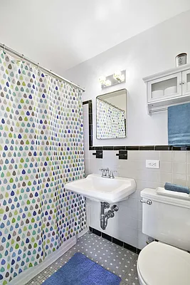 Sold by Compass | media 7