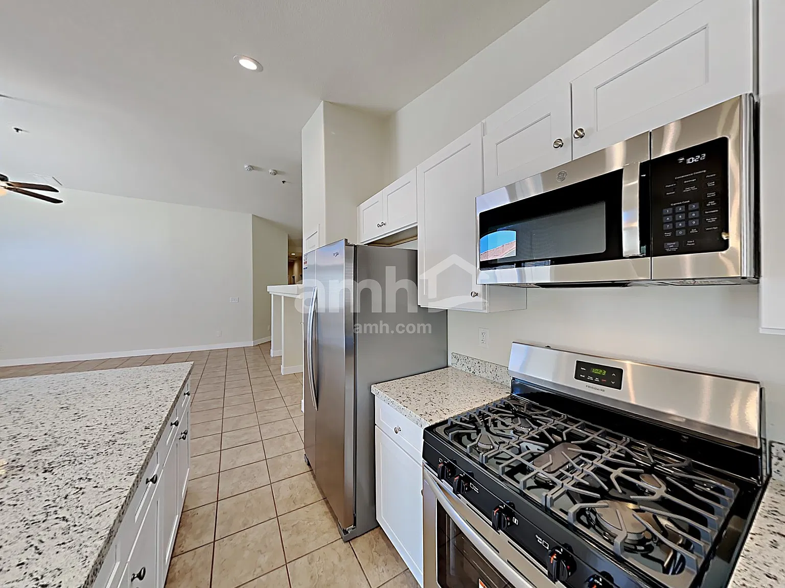 4 bed, 2.0 bath, 1825 sqft, $2,285 — Photo 4
