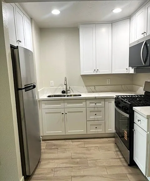 4146 Melrose St #18 — Photo 1