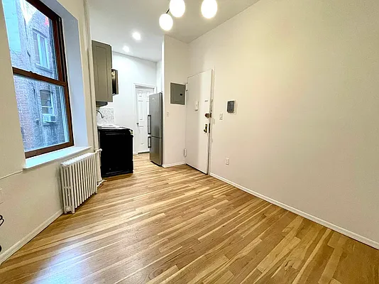 Rented by J PRESTON AND ASSOCIATES INC | media 8