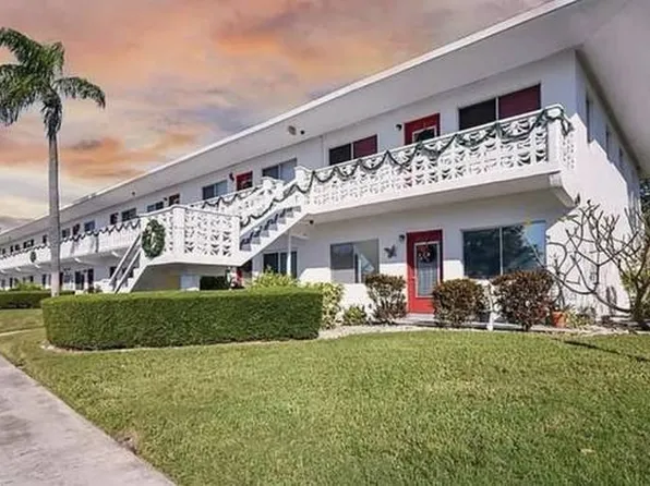 8425 112th St N #203, Seminole, FL 33772