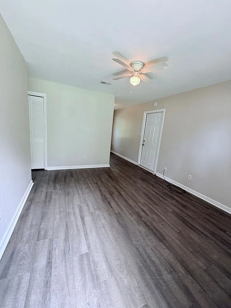 2 BR/ 1 BA Home — Photo 2