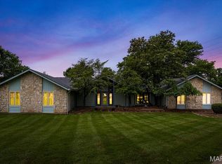 1661 Mason Knoll Rd, Saint Louis, MO 63131