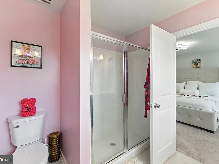 406 Honeyberry Ln — Photo 22