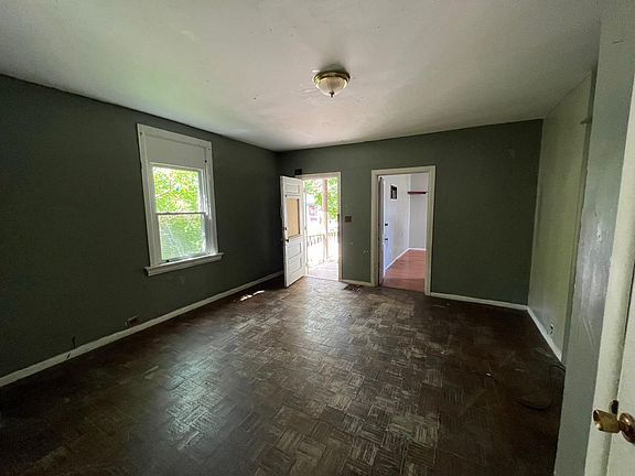 5th image of 3844 Trevor Ave