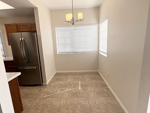 4th image of 930 N Mesa Dr Unit 1002