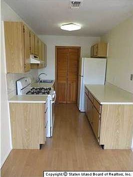 5th image of 629 Correll Ave