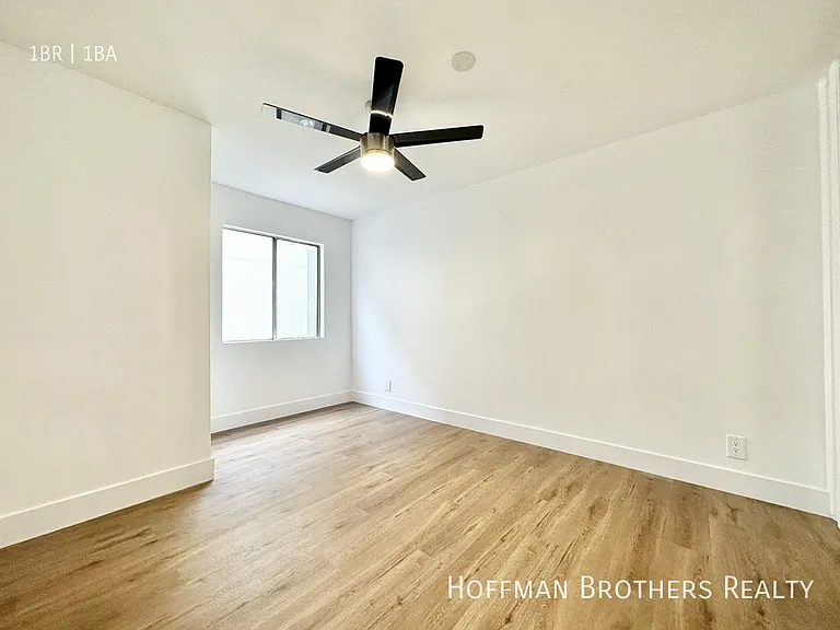 5111 Harold Way #302 — Photo 5