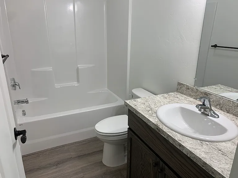 1704 S Woodland Dr — Photo 14