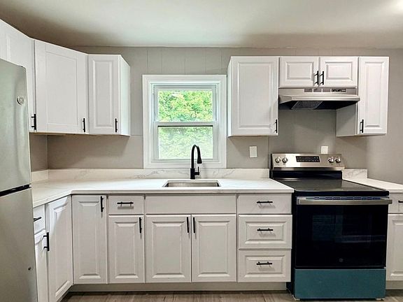 2nd image of 19-25 Dalton Ave #21