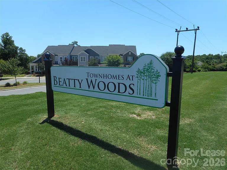 1030 Beatty Woods Dr — Photo 17