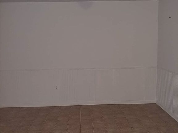 5th image of 49139 Woods Dr W