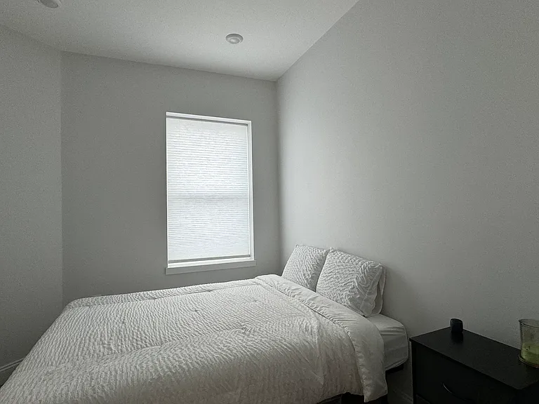 108 Chelsea St #1-R — Photo 10