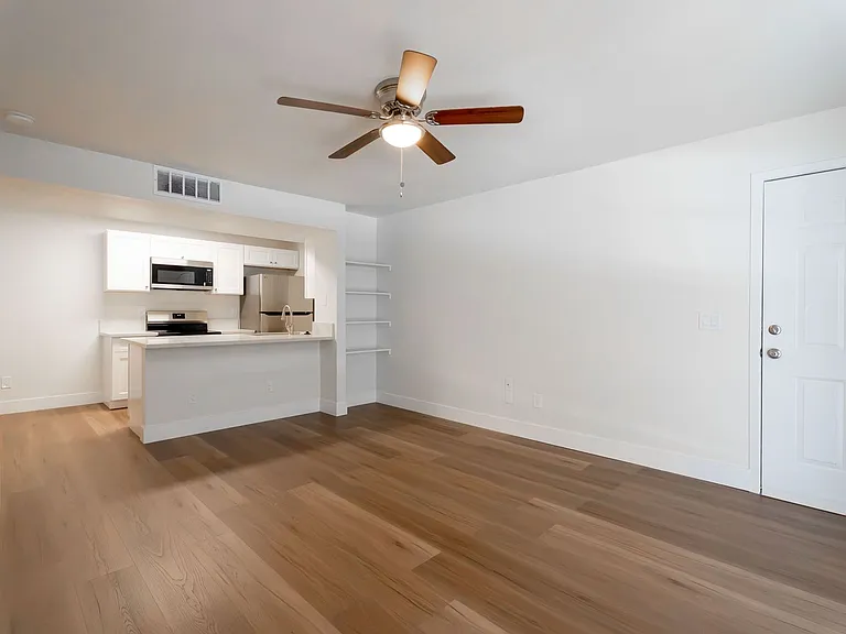 5158 S Jones Blvd #203 — Photo 22