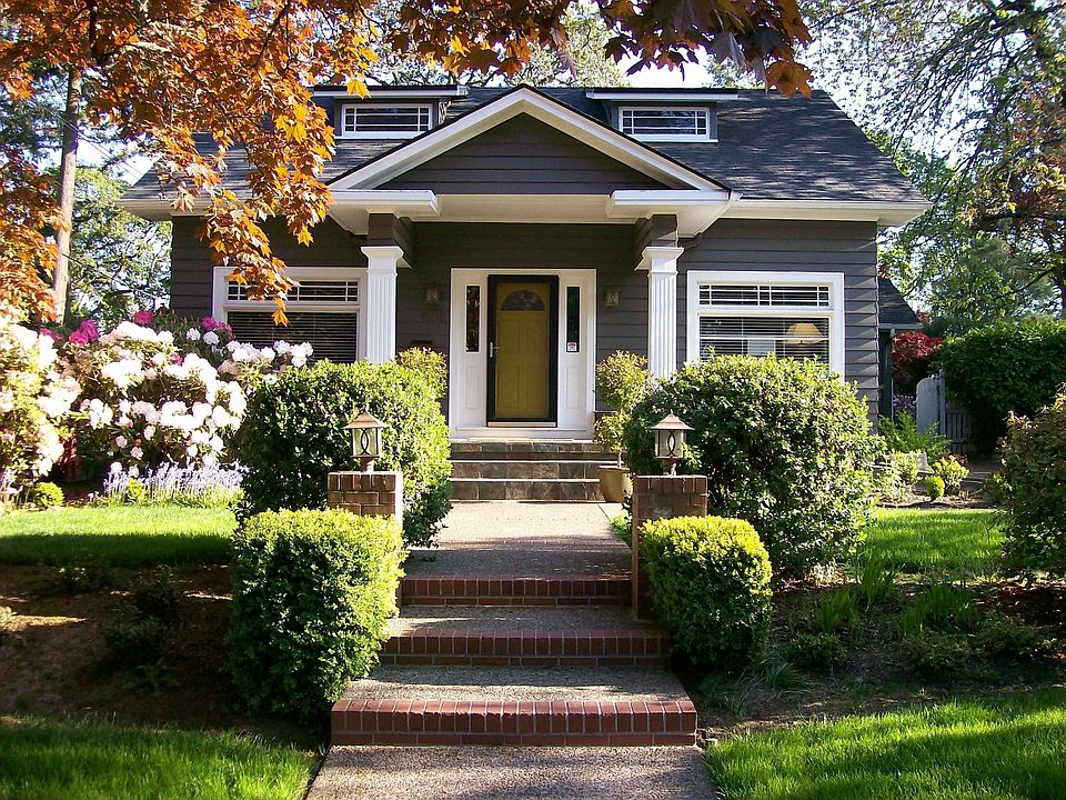 Lovely Classic Entry