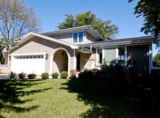 36W482 Barton Dr, St Charles, IL 60175