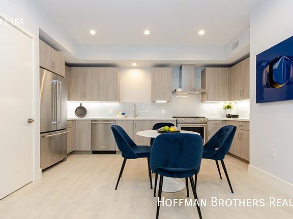 5th image of 5955 Saturn St #207A