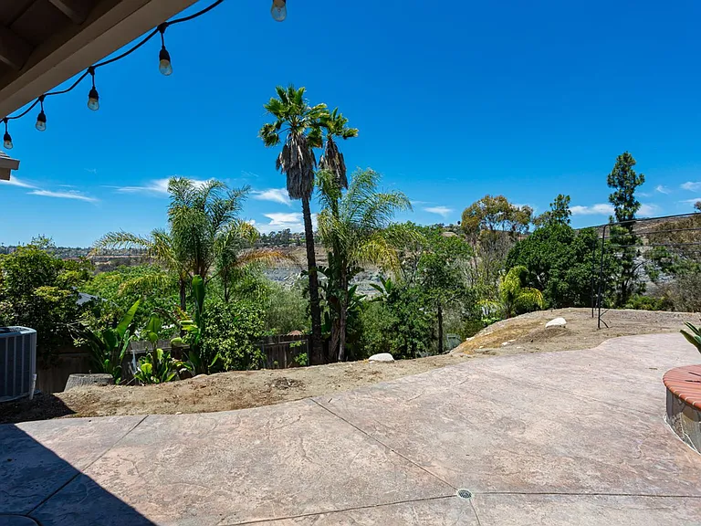 5564 Lone Star Dr — Photo 45