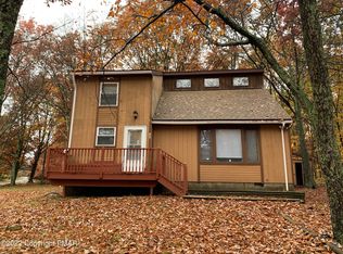 195 Murphy Cir, Bushkill, PA 18324