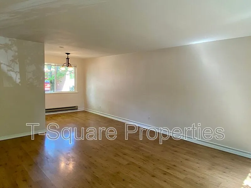 2 bed, 1.0 bath, 885 sqft, $2,400 — Photo 3