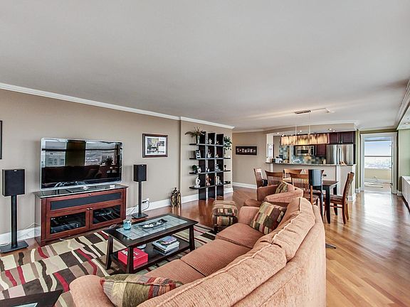 5th image of 2626 N Lakeview Ave APT 2512