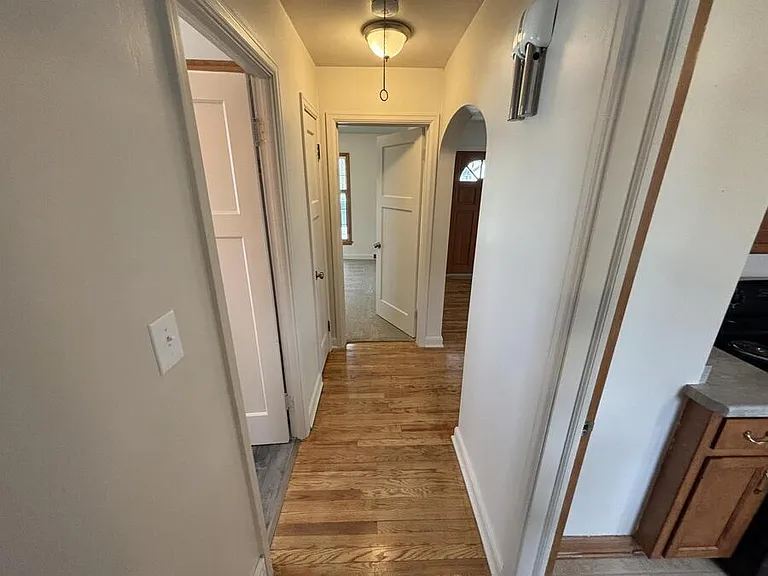 W63N399 Hillcrest Ave — Photo 10
