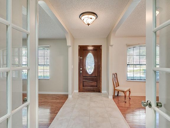 3rd image of 1070 Hollow Brook Ln