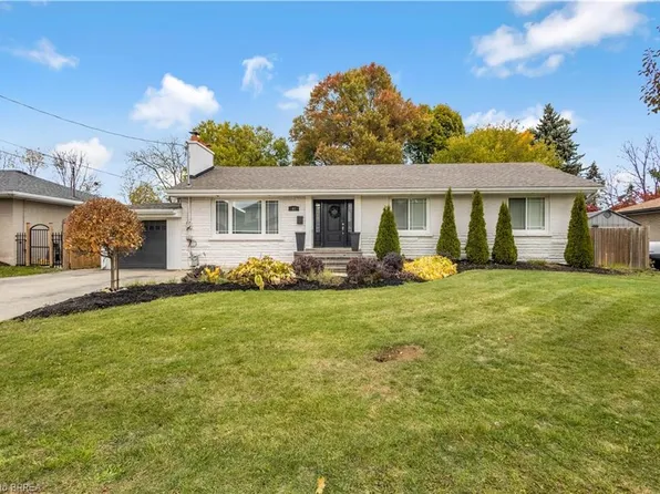 43 Miller Dr, Hamilton, ON L9G 2H9