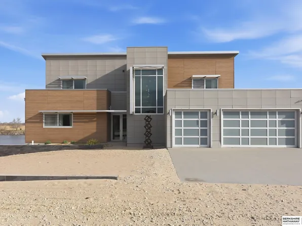 1007 N Shore Dr, Schuyler, NE 68661