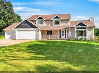 N3548 Sunset Ln, New London, WI 54961